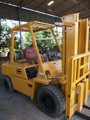 ขายโฟร์คลิฟต์ KOMATSU FG30  3 ตัน เบลซิล(ใช้แก๊สได้)