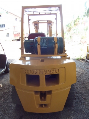 ขายโฟร์คลิฟต์ KOMATSU FG30  3 ตัน เบลซิล(ใช้แก๊สได้)