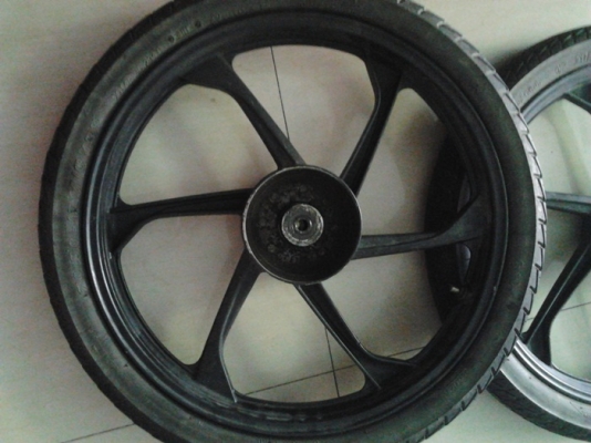 ล้อแม๊กซ์ Wave พร้อมยาง ลูกปืนครบชุด