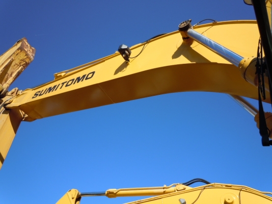 มาถึงไทยแล้วค่ะรถขุด SUMITOMO SH200-5 ปี 2010 ชั่วโมงน้อยมาก สภาพเป๊ะเวอร์  ราคาเก่านอก ญี่ปุ่นแท้ไม่แพงค่ะ  สนใจติดต่อเจี๊ยบเลยค่ะ 087-3310254 ค่ะ