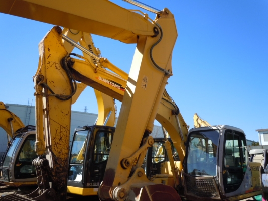 มาถึงไทยแล้วค่ะรถขุด SUMITOMO SH200-5 ปี 2010 ชั่วโมงน้อยมาก สภาพเป๊ะเวอร์  ราคาเก่านอก ญี่ปุ่นแท้ไม่แพงค่ะ  สนใจติดต่อเจี๊ยบเลยค่ะ 087-3310254 ค่ะ