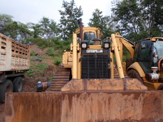 รถแทรกเตอร์ CAT D6H ตีนเป็ด สภาพสวยพร้อมใช้งาน