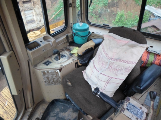 รถแทรกเตอร์ CAT D6H ตีนเป็ด สภาพสวยพร้อมใช้งาน