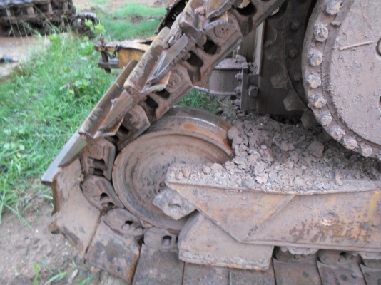 รถแทรกเตอร์ CAT D6H ตีนเป็ด สภาพสวยพร้อมใช้งาน