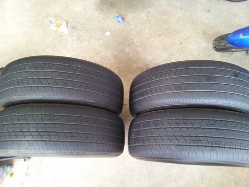 ขายยาง บิสโตน Er33 215/60/16 ปี11 4เส้น 2800 บาท 225/40/18 ปี10 คู่2200บาท