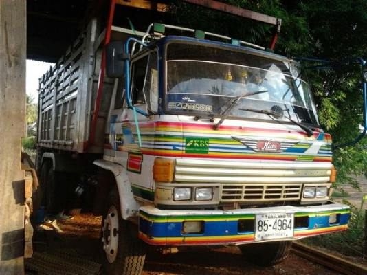 ขาย 10ล้อ2เพลาดั๊ม สภาพเดิมๆ แห้งๆ HINO F-18 FM187LA เครื่องเดิมHO7C 185HP แห้งดีไม่เยิ้มแรงดี เกียร์เดิมๆ ช่วงล่างแน่น คัสซีสวย ไม่ผุไม่ดาม กระบะดั๊มเหล็กสภาพดี มีผุนิดๆฝาข้าง สโลว์ หัวบางเดิมภายในดีคอนโซลครบ ยางดี7เส้นพอใช้3เส้น พร้อมบาร์อ้อย สภาพพร้อมใ