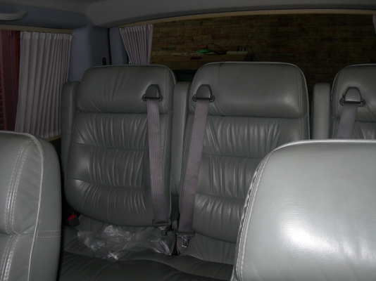 ขายรถตู้ VIP BENZ VITO 7ที่นั่งปี2003 เครื่องเบนซิน2300สีแดงมะเมี่ยว(รถบ้าน)