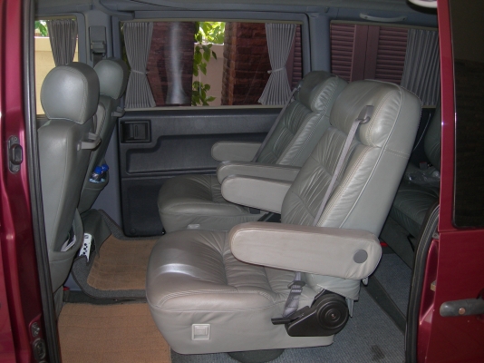 ขายรถตู้ VIP BENZ VITO 7ที่นั่งปี2003 เครื่องเบนซิน2300สีแดงมะเมี่ยว(รถบ้าน)