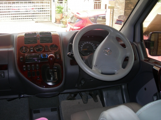 ขายรถตู้ VIP BENZ VITO 7ที่นั่งปี2003 เครื่องเบนซิน2300สีแดงมะเมี่ยว(รถบ้าน)