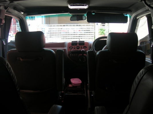ขายรถตู้ VIP BENZ VITO 7ที่นั่งปี2003 เครื่องเบนซิน2300สีแดงมะเมี่ยว(รถบ้าน)