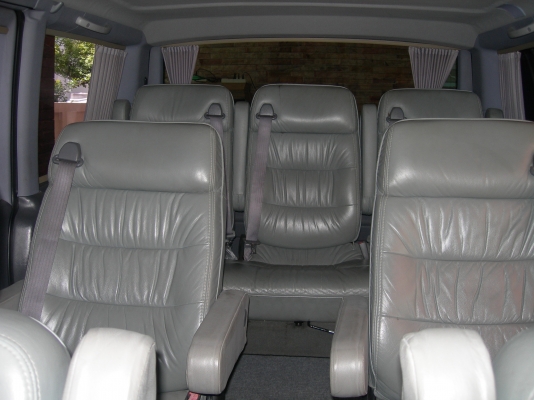 ขายรถตู้ VIP BENZ VITO 7ที่นั่งปี2003 เครื่องเบนซิน2300สีแดงมะเมี่ยว(รถบ้าน)