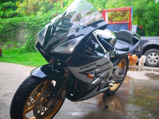 ขาย cbr400 แฟริ่ง Rc211 เครื่องดีมาก พร้อมทะเบียนแท้ จัดไฟแนนท์ได้ ราคา 88000 0803355484 by 400 Club Thailand  www.400clubthailand.com