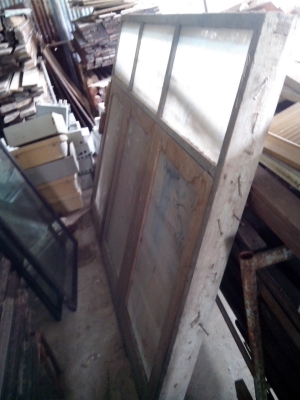 บานหน้าต่างไม้สักพร้อมวงกบพร้อมเหล็กดัด