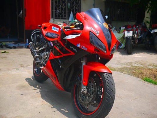 ขาย CBR400 แฟริ่ง Rc212 พร้อมท่อสูตร Yoshi แคปล่า ยางหน้าหลังเหลืออีกเยอะ ทะเบียนแท้ราคา 89000 จัดไฟแนนท์ได้ ดาวน์ 44000 ผ่อนได้ไม่เกินสามปี 0803355484 by 400 clubthailand www.400clubthailand.com