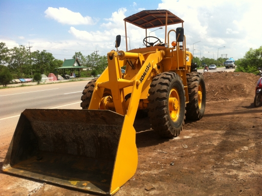 ขายด่วน KOMATSU JH30 เครื่องยต์ฟิตใหม่ ระบบเบรคใหม่ ยางใหม่ 4 เส้น เกียร์ดี ทอร์คดี ทำสีใหม่ ต่อแขน ขยายบุ้งกี๋แล้ว สภาพพร้อมใช้งานได้ทันที จัดส่งฟรีทั่วประเทศ ราคาคุยกับเข้าของโดยตรง