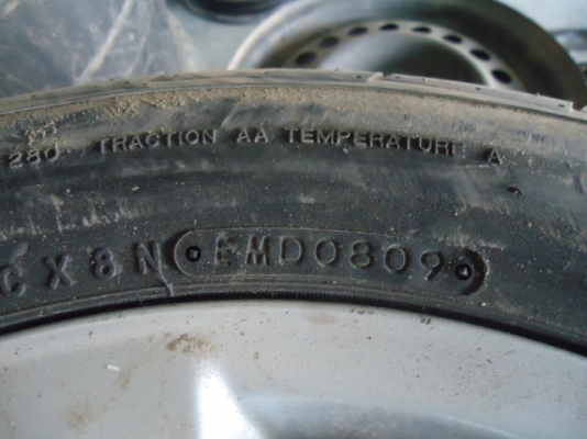 ขายล้อแม็กซ์พร้อมยาง NITTO 195/55R 15  ของรถโตโยต้า วีออส (TOYOTA VIOS) สภาพดีทุกล้อ ราคาถูกๆ เพียง 4,000.-เชียงใหม่ครับ