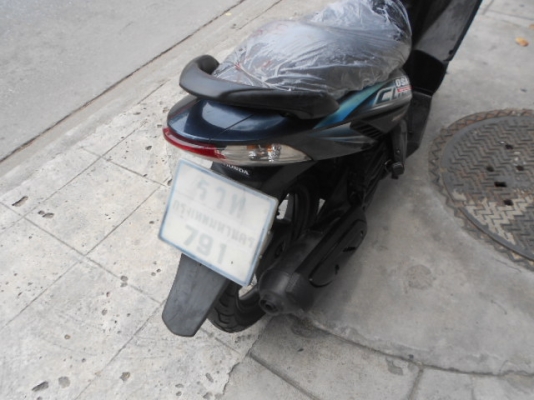 Honda-Click 110cc ราคาถูกๆครับ ชุดสีสวยๆล้อแม้กแท้ เข้ามาดูก่อนครับ Honda-Click 110cc ราคาถูกๆครับ ชุดสีสวยๆล้อแม้กแท้ เข้ามาดูก่อนครับ