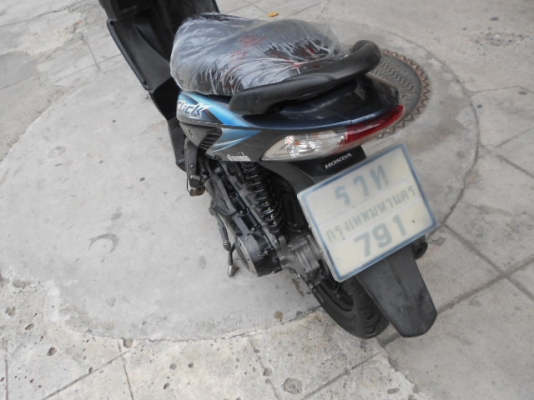 Honda-Click 110cc ราคาถูกๆครับ ชุดสีสวยๆล้อแม้กแท้ เข้ามาดูก่อนครับ Honda-Click 110cc ราคาถูกๆครับ ชุดสีสวยๆล้อแม้กแท้ เข้ามาดูก่อนครับ