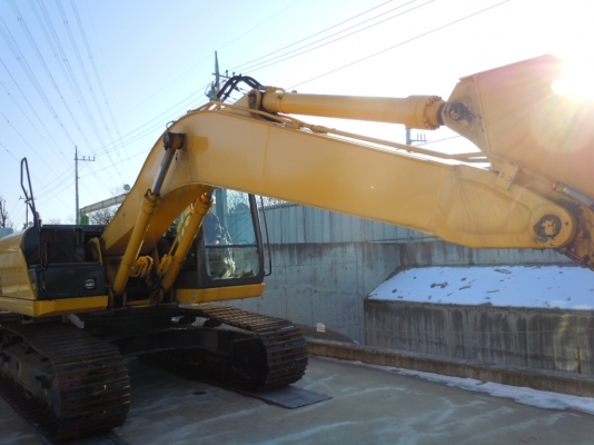 ขายรถขุด SUMITOMO SH200-5 ปี 2010 ชั่วโมงน้อยมาก สภาพเป๊ะเวอร์  ราคาเก่านอก ญี่ปุ่นแท้ไม่แพงค่ะ  สนใจติดต่อเจี๊ยบเลยค่ะ 087-3310254 ค่ะ