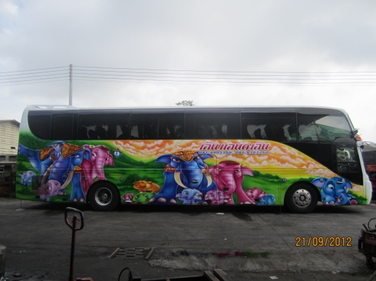 ขายรถบัส VIP 6 ล้อชั้นเดี่ยว ลายก้านกล้วย เครื่องเสียง + ประกันภัยประเภท 1