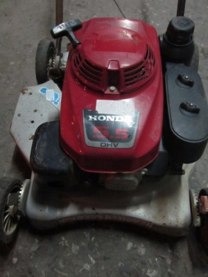 ขายของมือสองญี่ปุ่น-เครื่องตัดหญ้า ยี่ห้อ HONDA มี 2 ตัว ให้เลือก