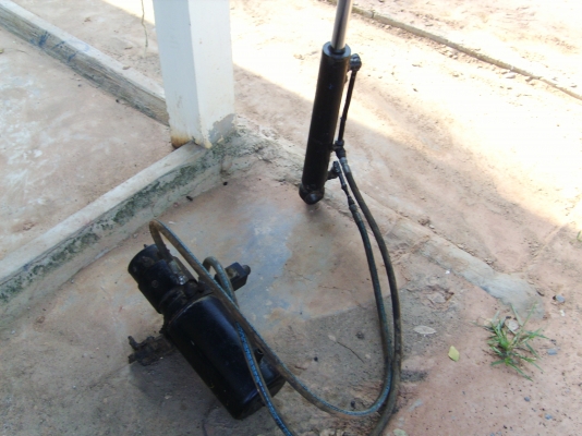 ชุดไฮดรอลิค ยกหางรถเทลเลอร์บรรทุกรถเกี่ยวข้าว ครบชุด ใช้มอเตอร์ไฟฟ้าแรงดัน 24 โวลท์