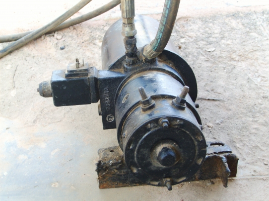 ชุดไฮดรอลิค ยกหางรถเทลเลอร์บรรทุกรถเกี่ยวข้าว ครบชุด ใช้มอเตอร์ไฟฟ้าแรงดัน 24 โวลท์