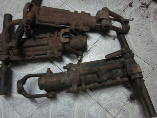 ขายถูกตามสภาพ-หัวแย็กลม เจาะปูน ขนาด 20 kg มี 3 ตัว มือสองเก่าญี่ปุ่น