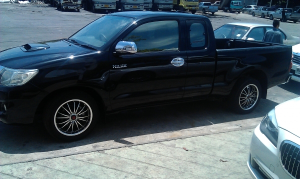 ขายรถกระบะวีโก้แชมป์สภาพใหม่มากพร้อมใช้งาน