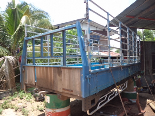 ขายกะบะพร้อมคอกเหล็กเป็นของรถ6ล้อ115 สภาพดี ราคาถูกๆๆๆ