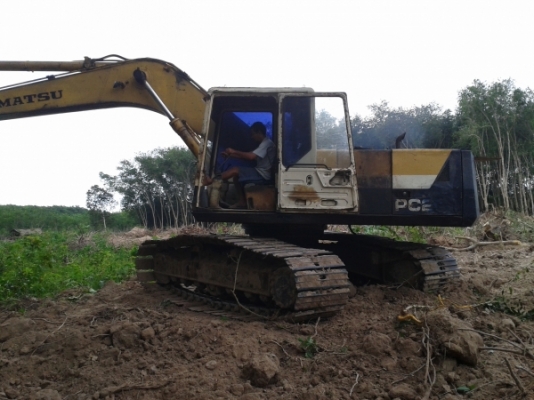 ขายด่วน Komatsu pc200-5 คอนโทรนยาว
