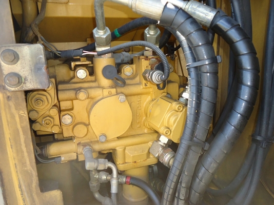 ขายด่วน CAT 313CCR  เก่าญี่ปุ่นยังไม่เคยใช้งานในไทย ใบแทรค 70  สภาพสวยจริง ๆๆจ้า