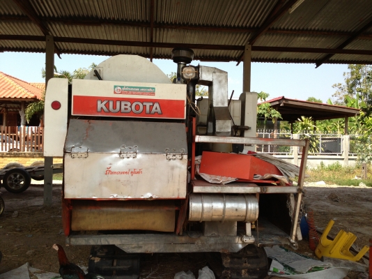 ขายรถเกี้ยวข้าวคูโบต้า. Dc68  พร้อมเทเลอร์