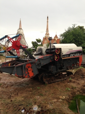 ขายรถเกี้ยวข้าวคูโบต้า. Dc68  พร้อมเทเลอร์