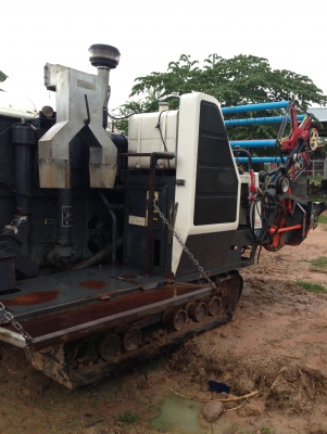 ขายรถเกี้ยวข้าวคูโบต้า. Dc68  พร้อมเทเลอร์