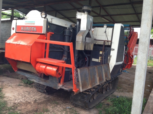 ขายรถเกี้ยวข้าวคูโบต้า. Dc68  พร้อมเทเลอร์