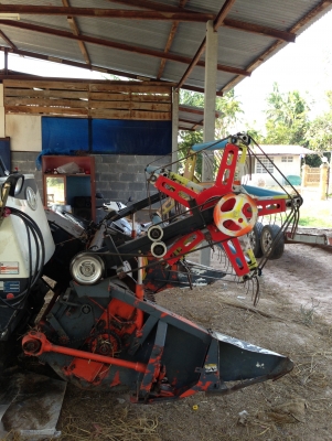 ขายรถเกี้ยวข้าวคูโบต้า. Dc68  พร้อมเทเลอร์