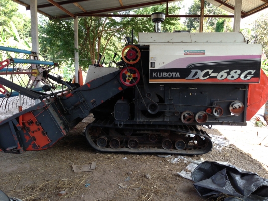ขายรถเกี้ยวข้าวคูโบต้า. Dc68  พร้อมเทเลอร์