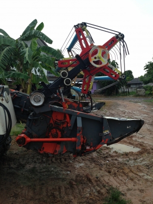 ขายรถเกี้ยวข้าวคูโบต้า. Dc68  พร้อมเทเลอร์