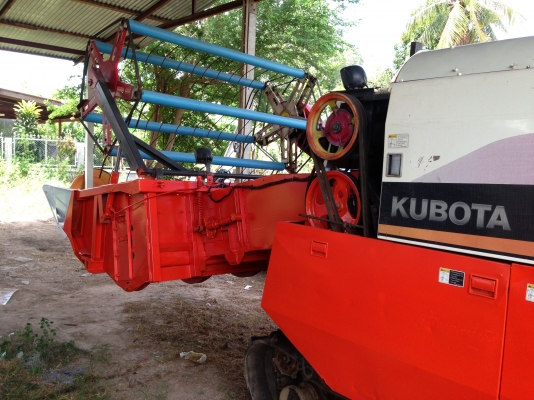 ขายรถเกี้ยวข้าวคูโบต้า. Dc68  พร้อมเทเลอร์