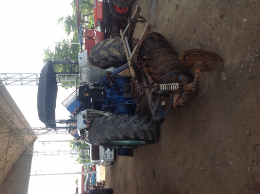 ขายรถไถฟอร์ด 6600 เสื้อลาย 4 WD มีใบมีหยลน้า CMT ผาน 7 หลัง CMT สภาพสวยมาก พรีอใช้งาน