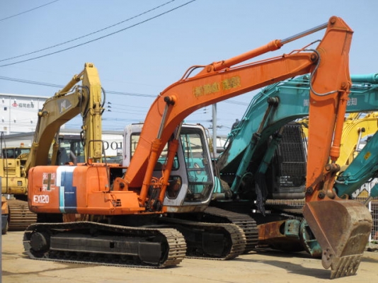 ขายด่วน Hitachi Ex120-2  เก่าญี่ปุ่นแท้ ๆ 100\% ระบบไฟฟ้ฟ้าครบ นำเข้าเองราคาไม่แพงจ้า