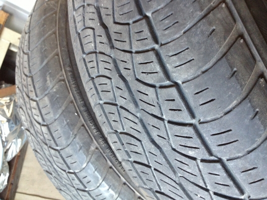 ขายยางบริสโตน 215/70/16