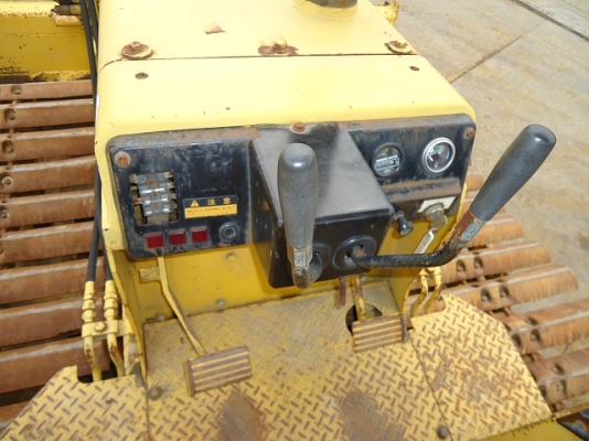 ขายด่วนรถแทรคเตอร์ตีนตะขาบ KOMATSU D20PL-6 เก่าญี่ปุ่นยังไม่เคยใช้งานในไทย สภาพดี จริง ๆๆจ้า ขายด่วนรถแทรคเตอร์ตีนตะขาบ KOMATSU D20PL-6 เก่าญี่ปุ่นยังไม่เคยใช้งานในไทย สภาพดี จริง ๆๆจ้า