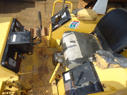 ขายด่วน รภแทรคเตอร์ตีนตะขาบใบมีดสไลด์ 6 ทิศทาง นำเข้าจากญี่ปุ่นยังไม่เคยใช้งานในไทย สภาพสวย