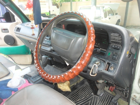 ขายรถตู้ TOYOTA เครื่อง 1 J คิดแก๊ส LPG ปี 97 เกียร์ออโต้ ราคา 150000 บาท ต่อรองได้ ติดต่อ 089-9347082 สมโภชน์