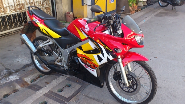 ขาย LS125d สภาพสวย เครื่องเดิมๆ ชุดสีครบทุกชิ้น เครื่องแน่นมาก ทะเบียน+พรบ ไม่ขาดพร้อมโอน สนใจโทร0915195549 เดี่ยวโมบาย