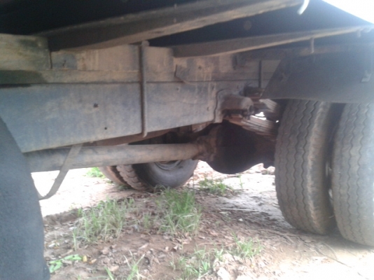 หกล้อHINOติดเครน2.5ตัน