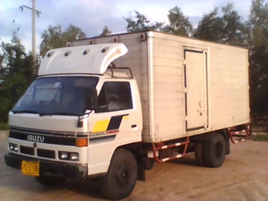 รถ ISUZU  115 รถห้างแท้ แอร์ใช้ได้  เครื่องดี  ครัชชีสวย   พร้อมตู้คอนเทรนเนอร์