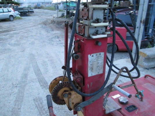 รหัส:13001185ไฟสนามตู้ไฟขนาดไฟ100v.จำนวน2ปลั๊กหลอดไฟ2หลอดยกสูงได้4m.ใช้ไฟแสงจันทร์